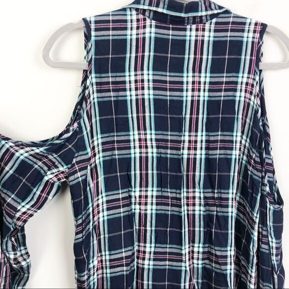 EXPRESS | Cold Shoulder Plaid Button Up Shirt - Picture 6 of 8